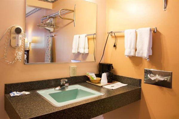 BUDGET HOST COACH INN ATHENS (Athens)